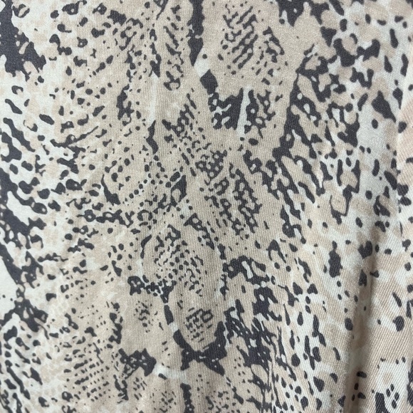 Carolina Belle Women’s Animal Print Viscose / Spandex Blend Plus Size Nightgown - Picture 3 of 7